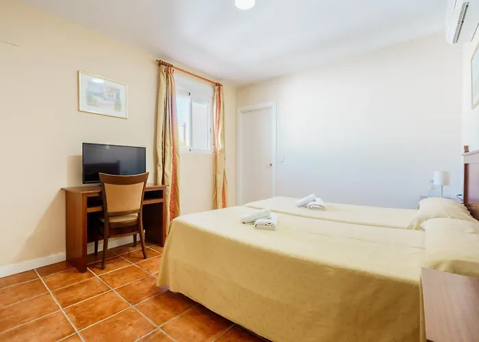 Carlos V Jerez By Vivere Otel 2*