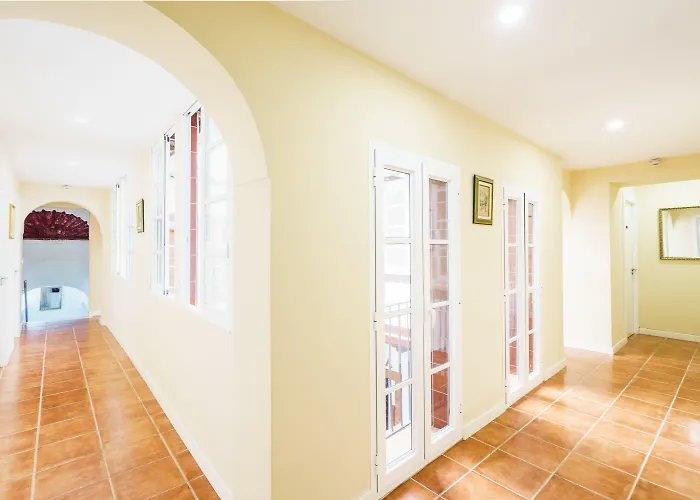 Carlos V Jerez By Vivere Otel 2*