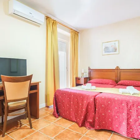 Hotel Carlos V Jerez By Vivere 2*